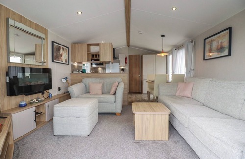 Grampound Cottage | THE MAPLES, NO. 56, family friendly, with pool in Polgooth