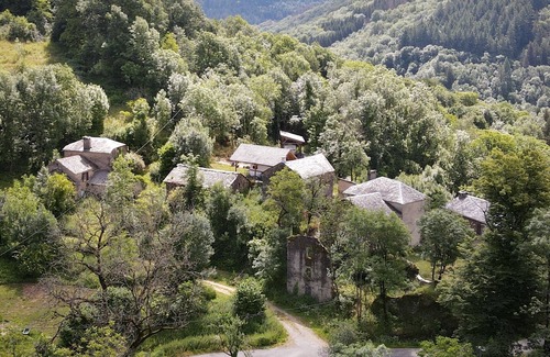 Lacaze House | The Maquis Caravans 🌲🦌🌳