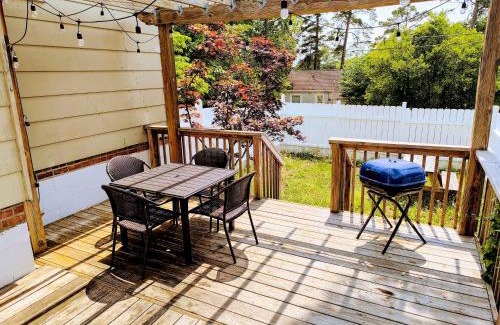 Eau Claire House | The Marvelous Miss Margrave-Close to USC- Jackson-Zoo