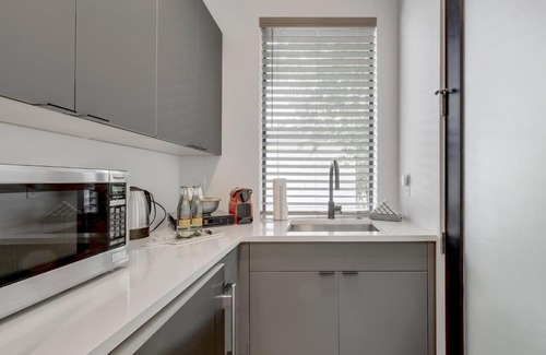 South River City Apartment | The Marymaker by Lodgewell - It's Super Suite Y'all