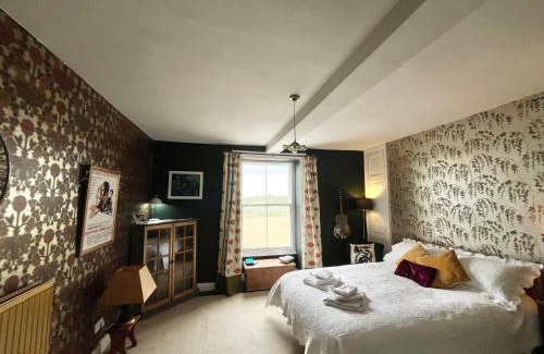 Bourton House | The Master Suite, Cotswolds Coaching Inn