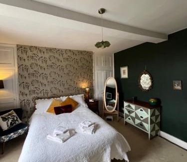 Bourton House | The Master Suite, Cotswolds Coaching Inn