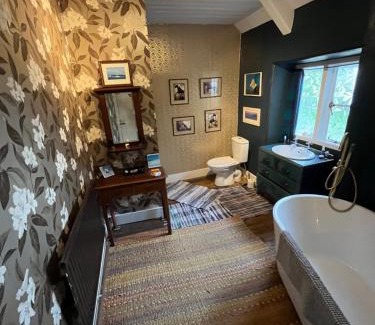 Bourton House | The Master Suite, Cotswolds Coaching Inn