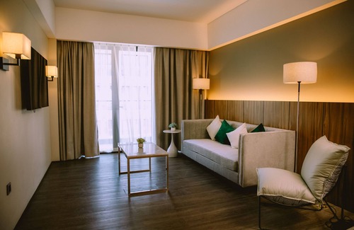Cauayan Hotel | The Maximilian Hotel