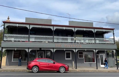 Daylesford Villa | The Mayfair, 4 -bed rooms accommodation Daylesford