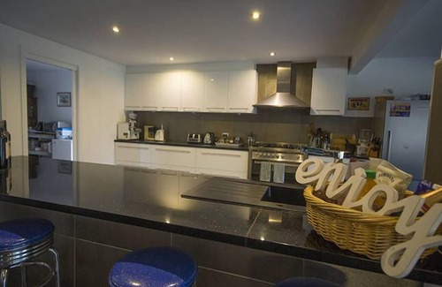 Porepunkah House | The Millbend House -Peaceful Luxury by Ovens River