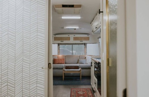 Flag Pond House | The Mimi Unit 9- Not Pet Friendly - Glamping Retro