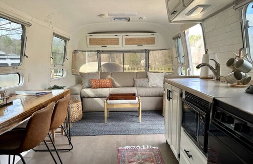 Flag Pond House | The Mimi Unit 9- Not Pet Friendly - Glamping Retro