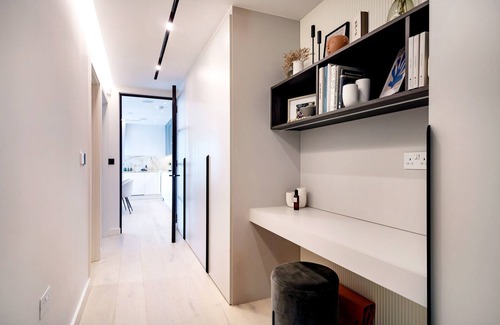 Brondesbury Park Apartment | The Modern Glasshouse - by Out of Office Lifestyle