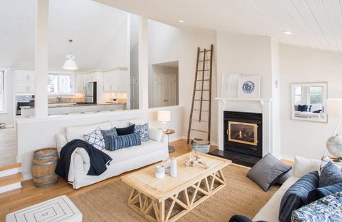 Picton House | The Montauk, Waterfront & Close to Sandbanks Park