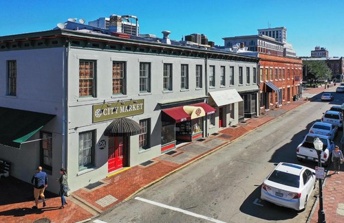 Historic District - North House | The Monty by Lucky Savannah