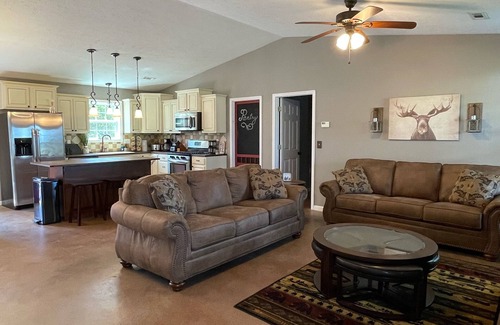 Compton Cabin | The Moose Lodge by the Buffalo River.