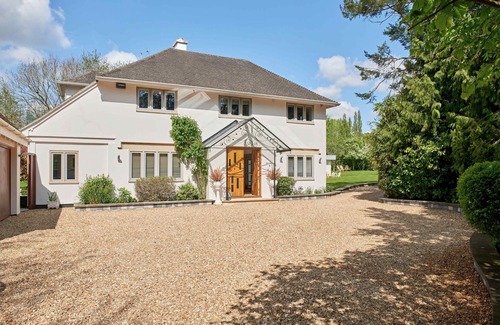 Cheltenham House | The Most Amazing House In Cheltenham/Cotswolds Ideal For Parties & Families