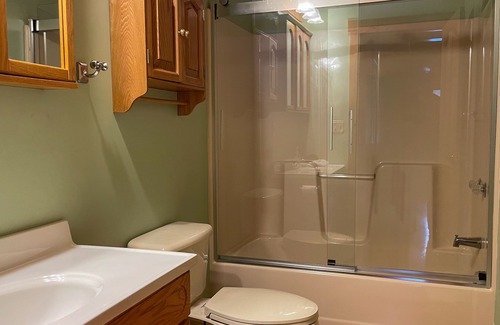 Hartwick Cabin | The MOST private, beautiful Log Home for up to 12 guests. 10 min to Dreams Park