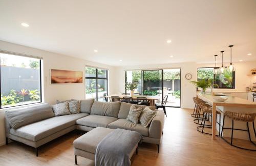 Mount Maunganui House | The Mount Retreat By Aotearoa Escapes