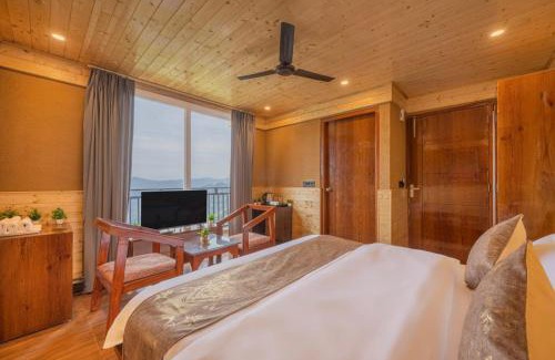 Fagu Hotel | The Mountains Breeze Retreat I Couple Friendly I Balcony I Charvi Retreat I Kufri by Exotic Stays