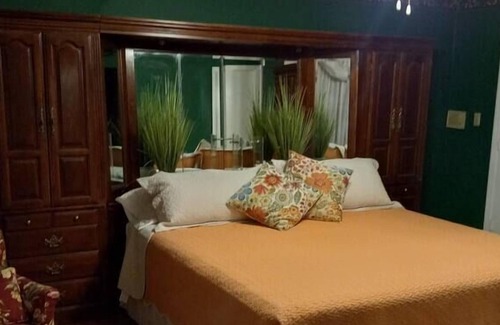 Thunderbolt House | The Mulberry between Tybee and Historic Savannah