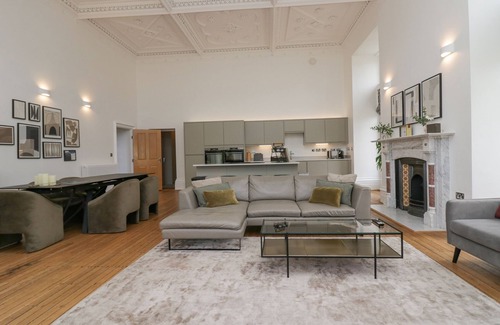 Newland Near Ulverston Cottage | THE MYLES SUITE STONE CROSS MANSION, family friendly in Ulverston