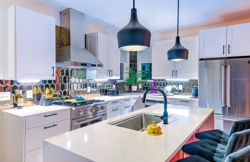 Katie Hill Neighborhood House | The Nashville Playmate Lounge - Hot Tub/Game Room!