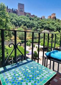 San Pedro Apartment | The Nasrid Palace from your bed !
