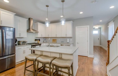 Nashville House | The Nations Native - Stunning 4BR - Private Yard