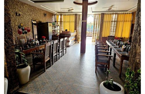 Mhow Hotel | The Nature Nest Hotel And Resort