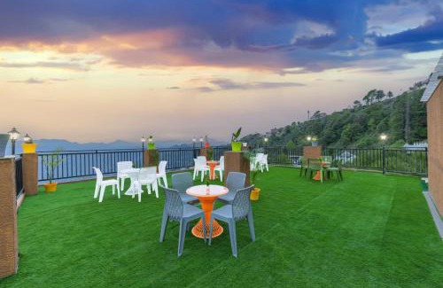 Fagu Hotel | The Nature Vibes l Property of the year I Serviced Villa I Couple Friendly I Pvt Balcony I Open Air Terrace I Bonfire I Kufri by Exotic Stays