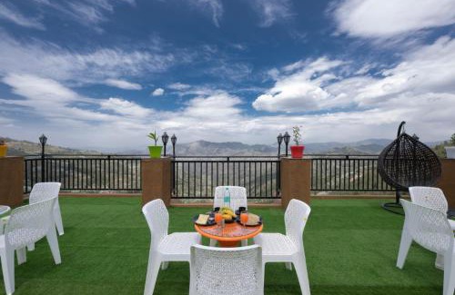 Fagu Hotel | The Nature Vibes l Property of the year I Serviced Villa I Couple Friendly I Pvt Balcony I Open Air Terrace I Bonfire I Kufri by Exotic Stays