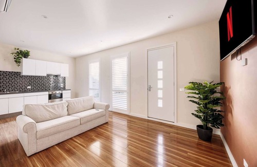 McCrae House | The Nepean - 100m to Beach, Pool & Fire Pit