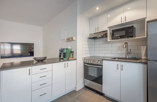 Quartier des Spectacles Apartment | The Nest – 1BR Cozy Comfort, Prime Location