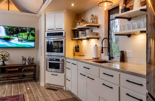 Mid America House | The Nest of Hot Springs