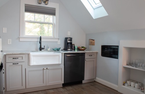 Greenville House | The Nest- Treetop Oasis studio with large deck- walk downtown