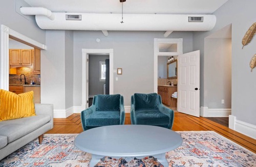 Hastings Apartment | The Nininger 3 BR Apt - Walk to DT, Dog Friendly