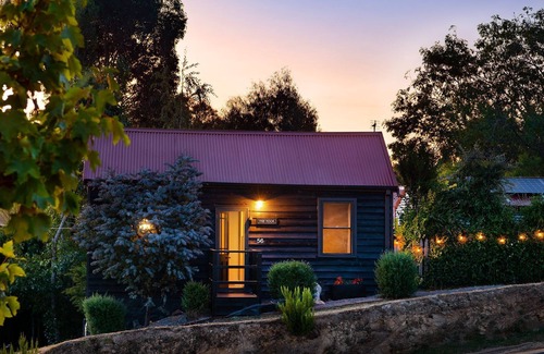 Daylesford House | The Nook - Romantic Couples Getaway in the heart of Daylesford!