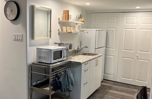 Alliston House | The Oake Room - Modern Convenience