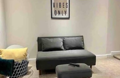 Trafford House | The Oaks · The Oaks S