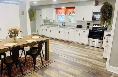 Columbus House | The Oasis of East Columbus - Military & Family Friendly 4 bedroom home!