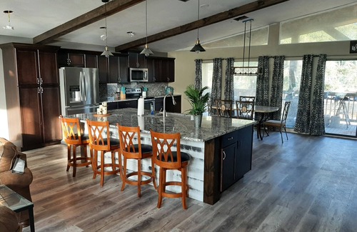 Citra Apartment | The "Observatory". A spacious apartment on a gated horse farm.
