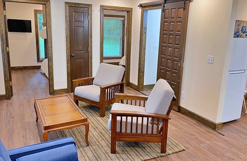 Cleveland Villa | The Ocoee Casita - Less then 5 minutes from Lee University