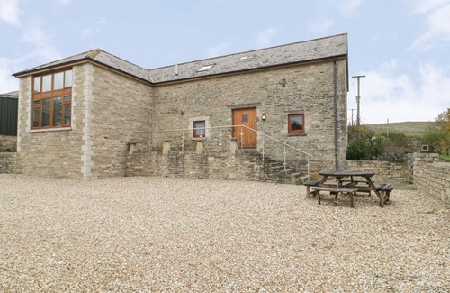 Isle of Purbeck Cottage | THE OLD BARN, family friendly, luxury holiday cottage in Swanage