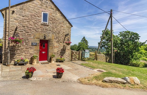 Crich Cottage | THE OLD CHAPEL, romantic, luxury holiday cottage in Crich