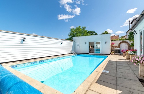 Cawston House | The Old Coach House - Two Bedroom House, Sleeps 4