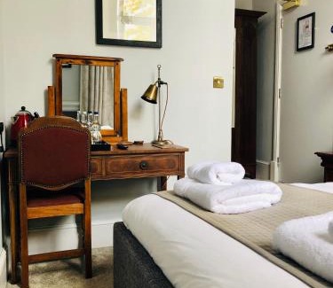 Warwick Town Centre Hotel | The Old Coffee Tavern