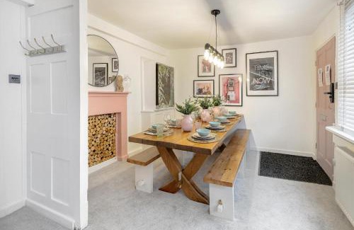 Upper Town Apartment | The Old Crescent Bakery - 4 Bedroom Residence in Bath by Mint Stays