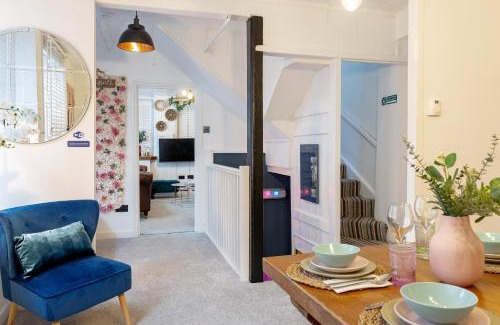 Upper Town Apartment | The Old Crescent Bakery - 4 Bedroom Residence in Bath by Mint Stays
