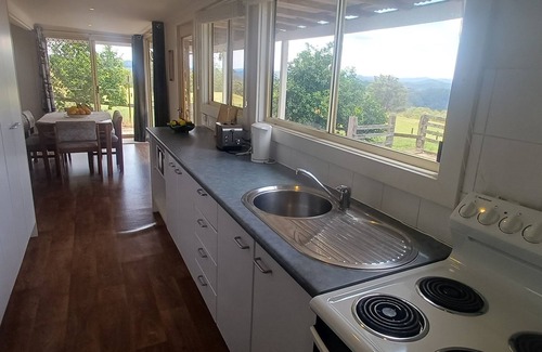 Innes View Cottage | The Old Dairy - rural retreat with moutain and bush panorama