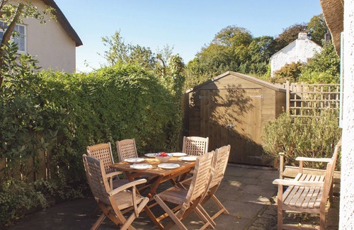 Ilsington Cottage | THE OLD FORGE, family friendly, with a garden in Ilsington