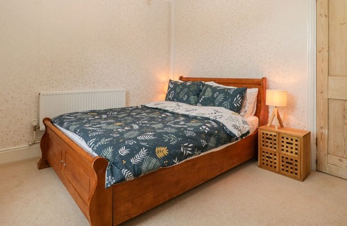 Shepton Mallet House | THE OLD FORGE, pet friendly, luxury holiday cottage in Shepton Mallet