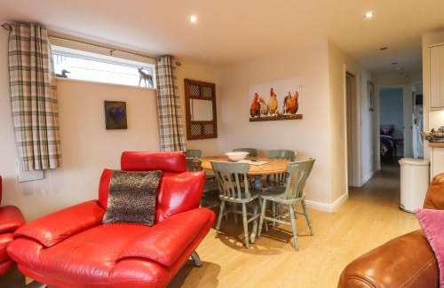 Ingrow House | The Old Hen Shed