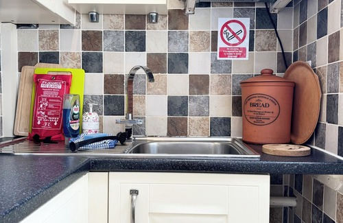 Newland Near Ulverston Cottage | The Old Locksmith Cottage, 3 - Bed, Sleeps 6, Pets Welcome - Ulverston